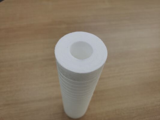 Cartouche de filtrage soufflé à fusion de 10 pouces et 5 microns pour le prétraitement et la filtration de l'eau